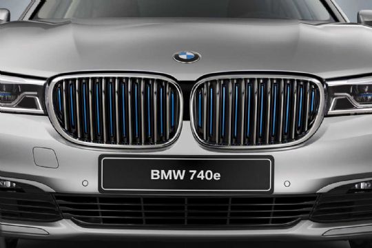Luxo e economia na BMW 740e 