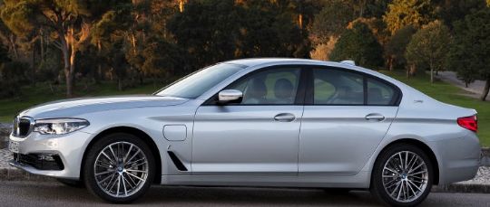 BMW 530e iPerformance  classe e tecnologia