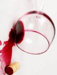 Aprenda a tirar manchas de vinho